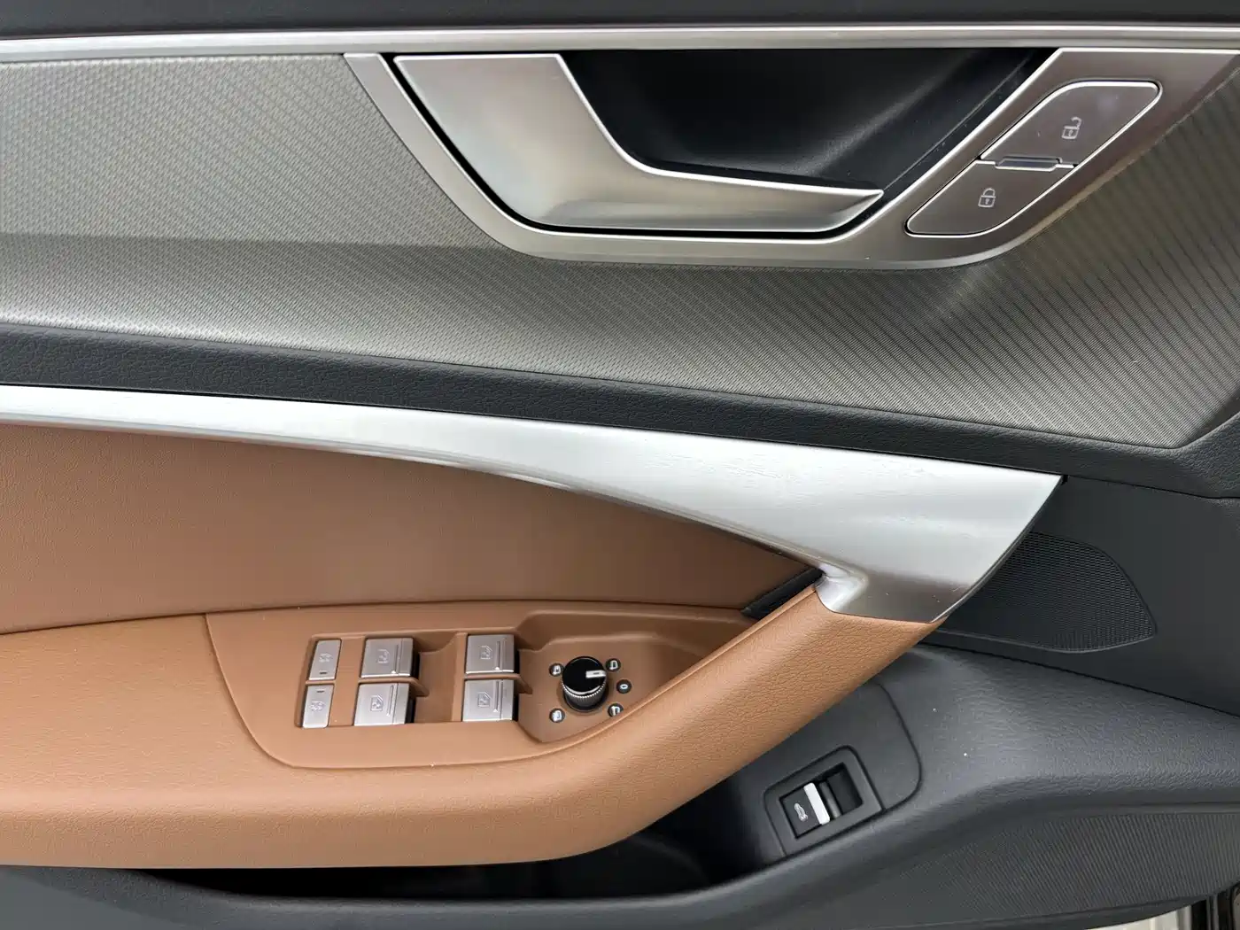 Audi A6L 2025 Model 45 TFSI Premium Dynamic + Ventilation Comfort Package фото 5