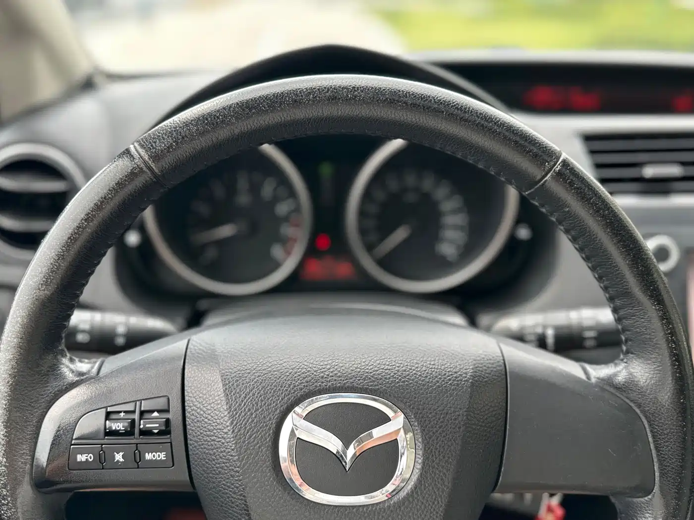 Mazda Mazda5 2014 2013 2.0L Automatic Luxury