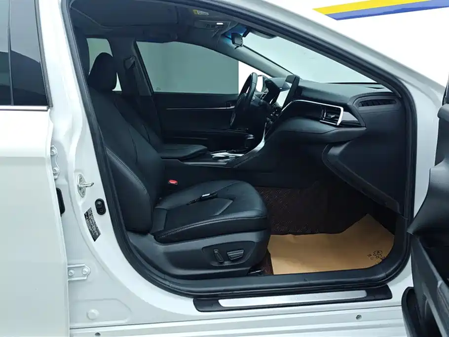 Toyota Camry 2021 2.0G Luxury Edition фото 8