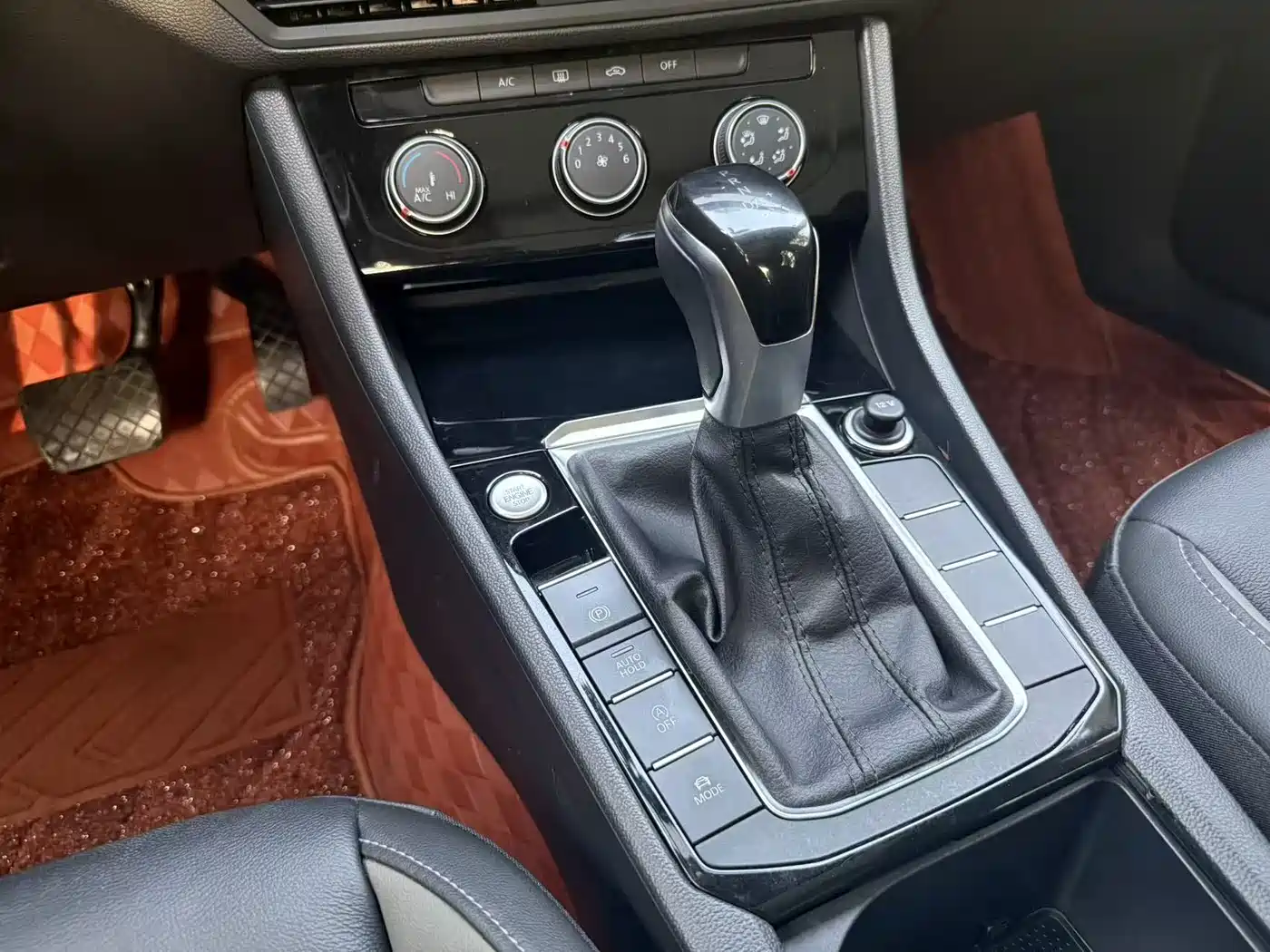 Volkswagen Sagitar 2022 280TSI DSG Surpassing Edition фото 7
