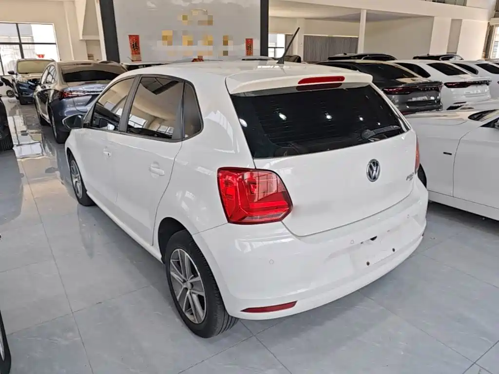 Фото 5 - Volkswagen Polo