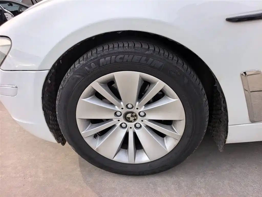 BMW 7 Series 2008 Model 730Li Leading фото 8