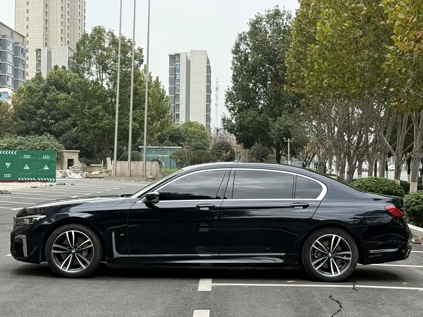 BMW 7 SERIES