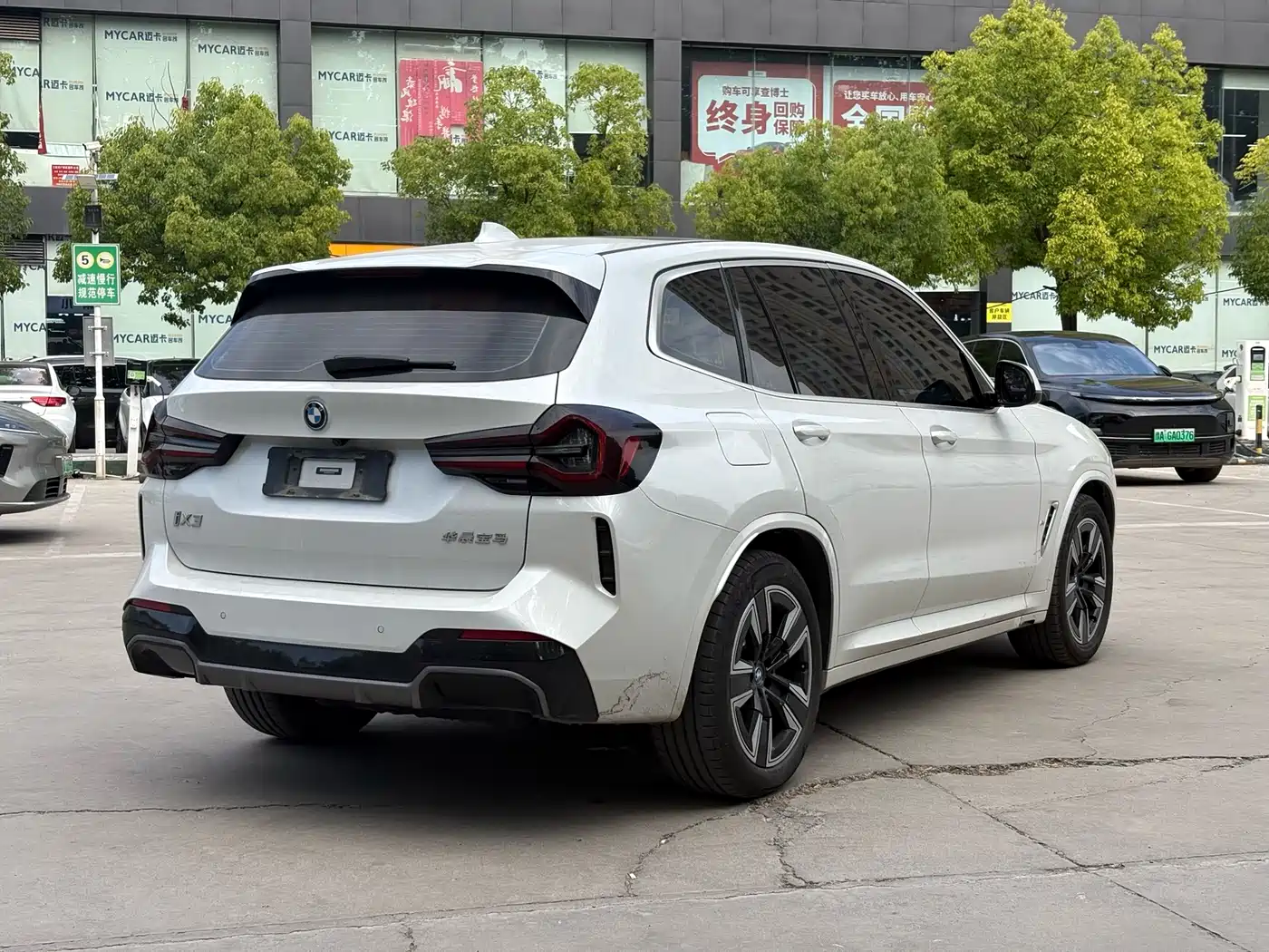 BMW iX3 2022 Leading Edition фото 12