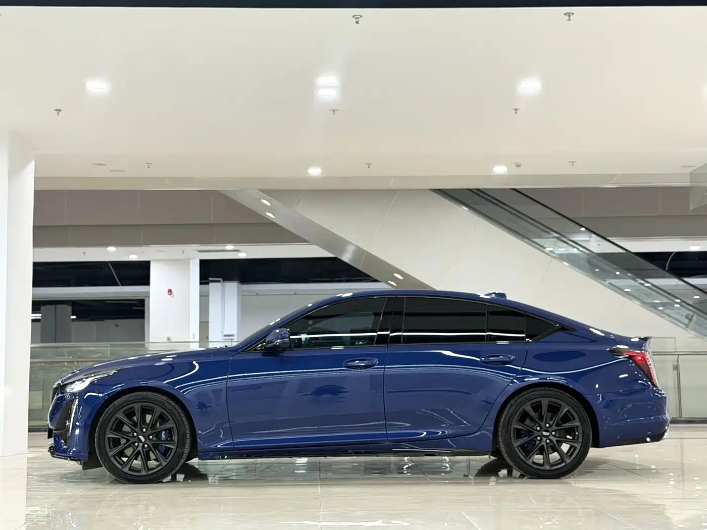Cadillac CT5 2020 Facelift 28T Platinum Sport Edition фото 3