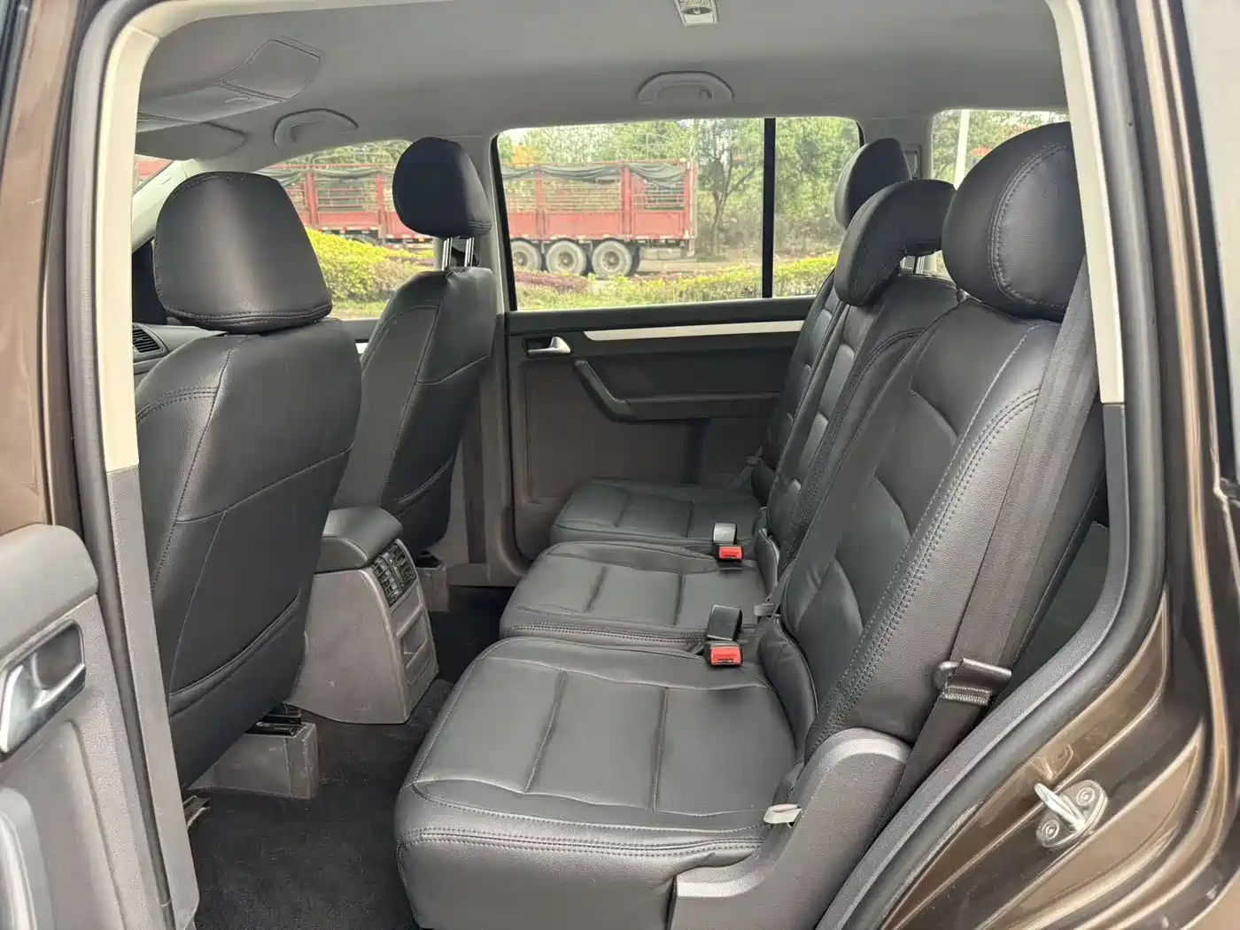 Volkswagen Touran 2013 1.4T Manual Trend 5-seater фото 8