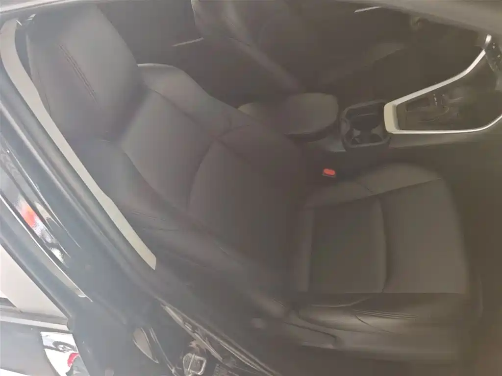Toyota Wildlander 2023 2.0L CVT FWD LE фото 25