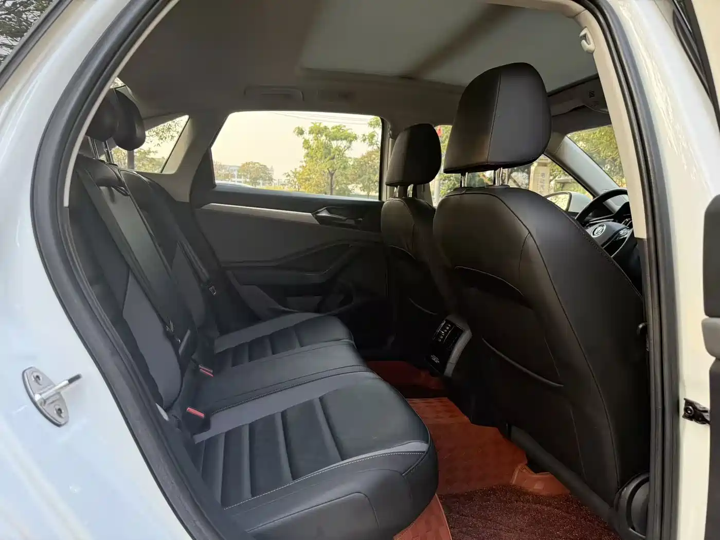 Volkswagen Sagitar 2022 280TSI DSG Surpassing Edition фото 8