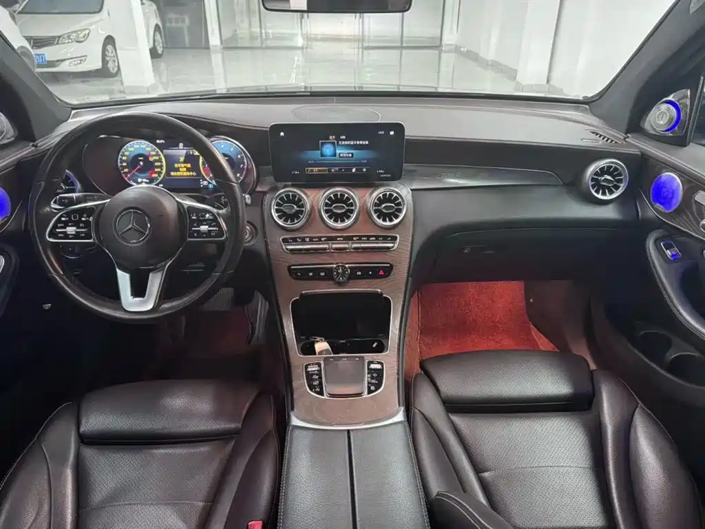 Mercedes-Benz GLC 2020 GLC 260 L 4MATIC Luxury фото 4