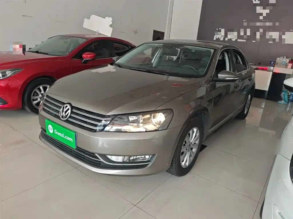 Volkswagen Passat 2015 1.8TSI DSG Honor Edition фото 2