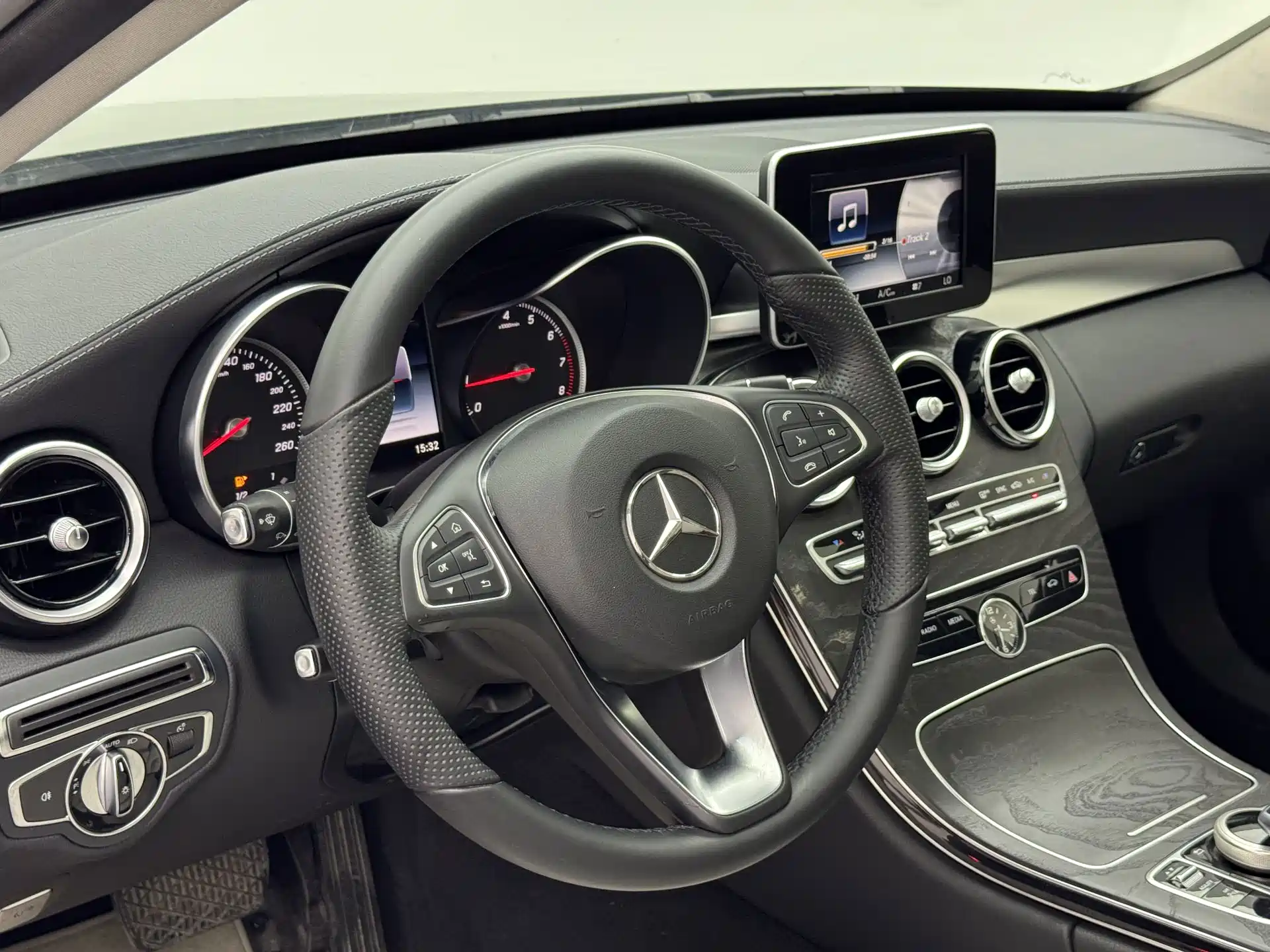 Фото 13 - Mercedes-Benz C-Class