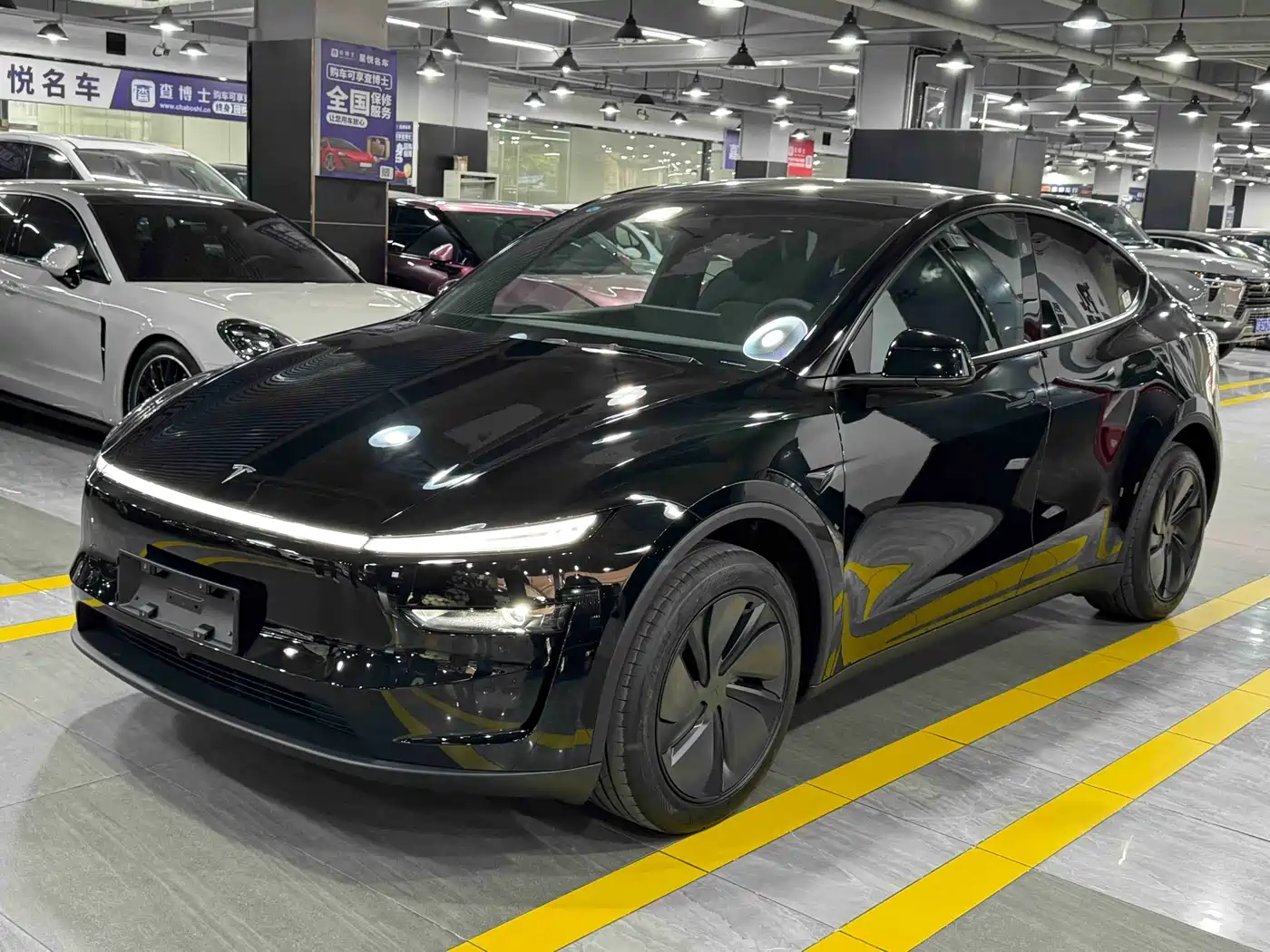 Tesla Model Y 2026 Rear-Wheel Drive