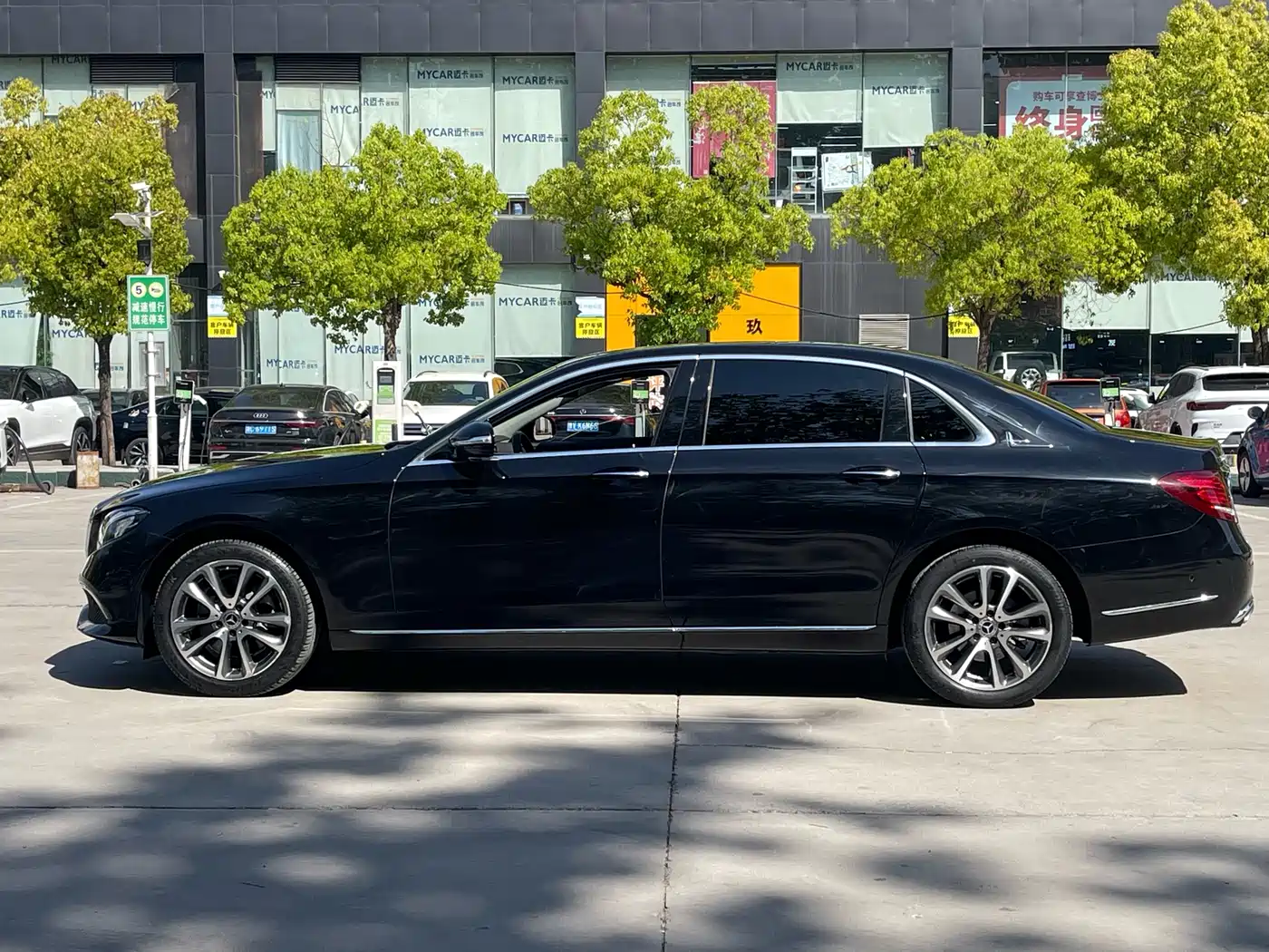 MERCEDES-BENZ E CLASS