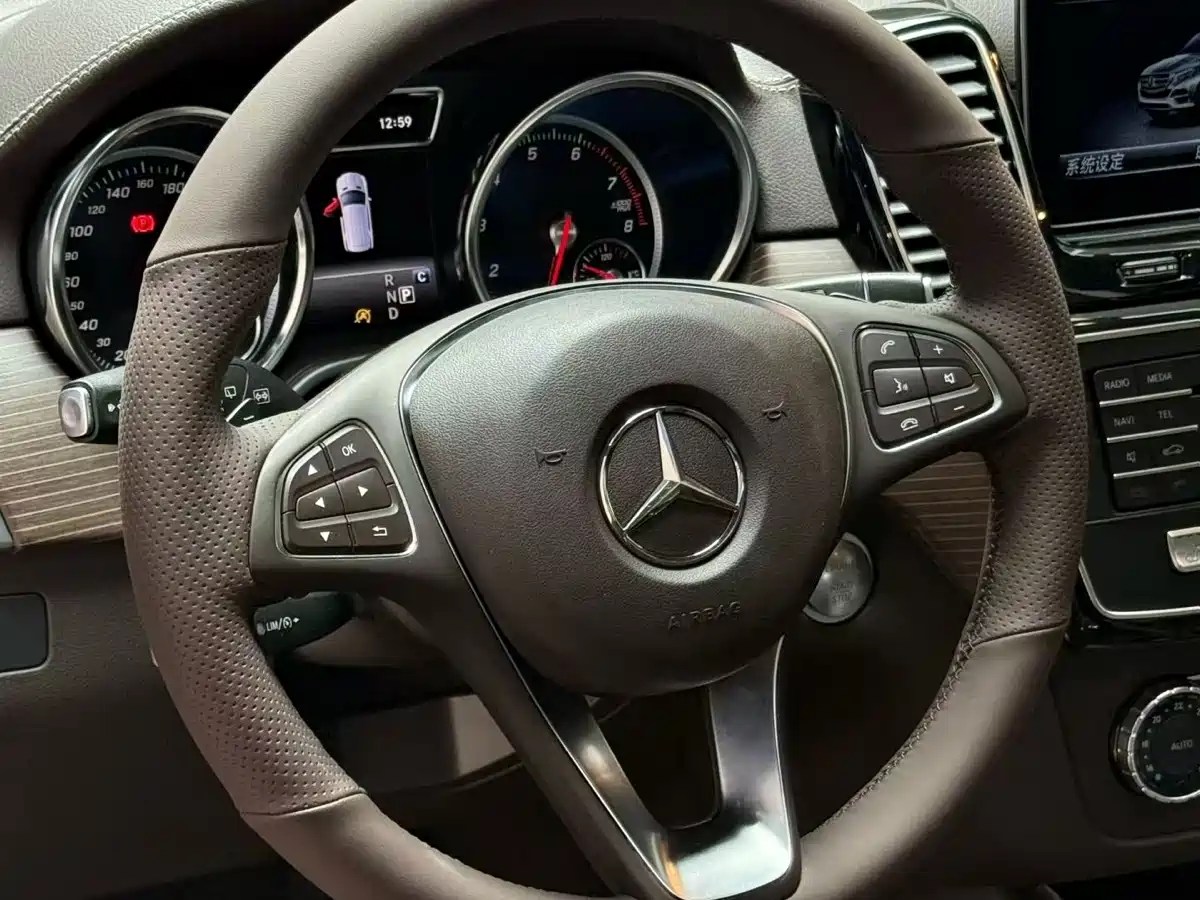 Mercedes-Benz GLE 2016 GLE 320 4MATIC Dynamic фото 3