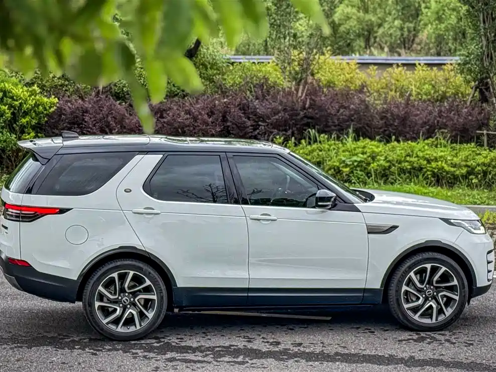 Land Rover Discovery 2018 3.0 SC V6 SE фото 3
