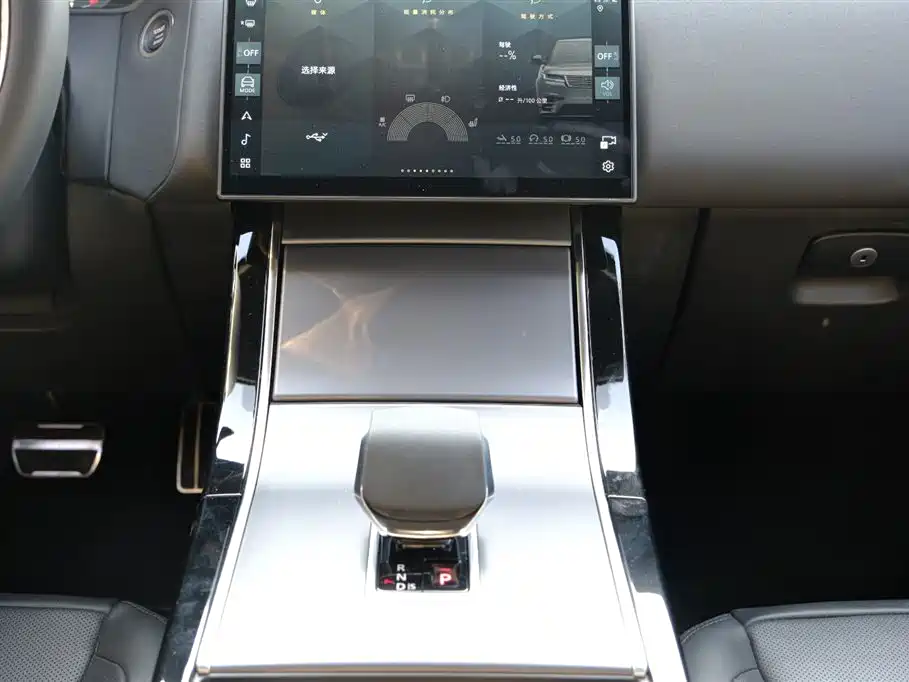 Land Rover Range Rover Velar 2025 Dynamic SE фото 23