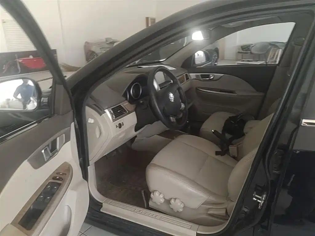 Buick Excelle 2015 1.5L Automatic Classic фото 23
