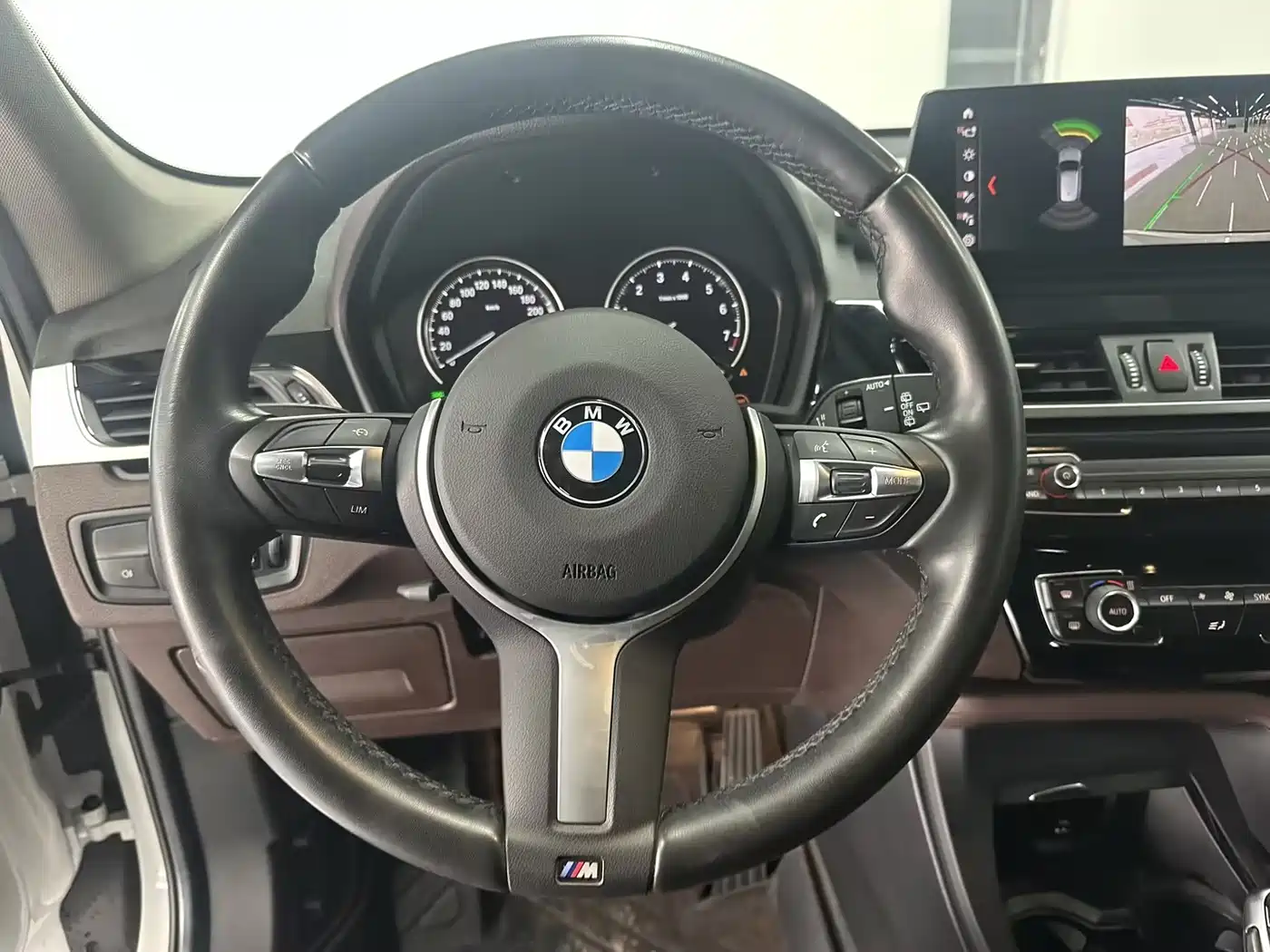 BMW X1 2022 sDrive25Li Leading фото 12