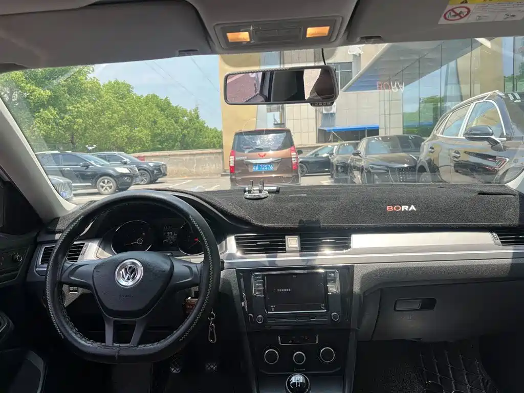 Volkswagen Bora 2018 1.5L Manual Fashion фото 6