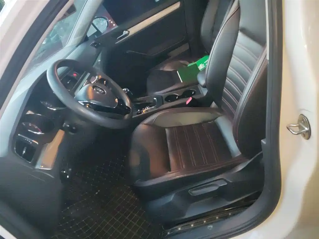 Volkswagen Lamando 2015 230TSI DSG Style фото 8