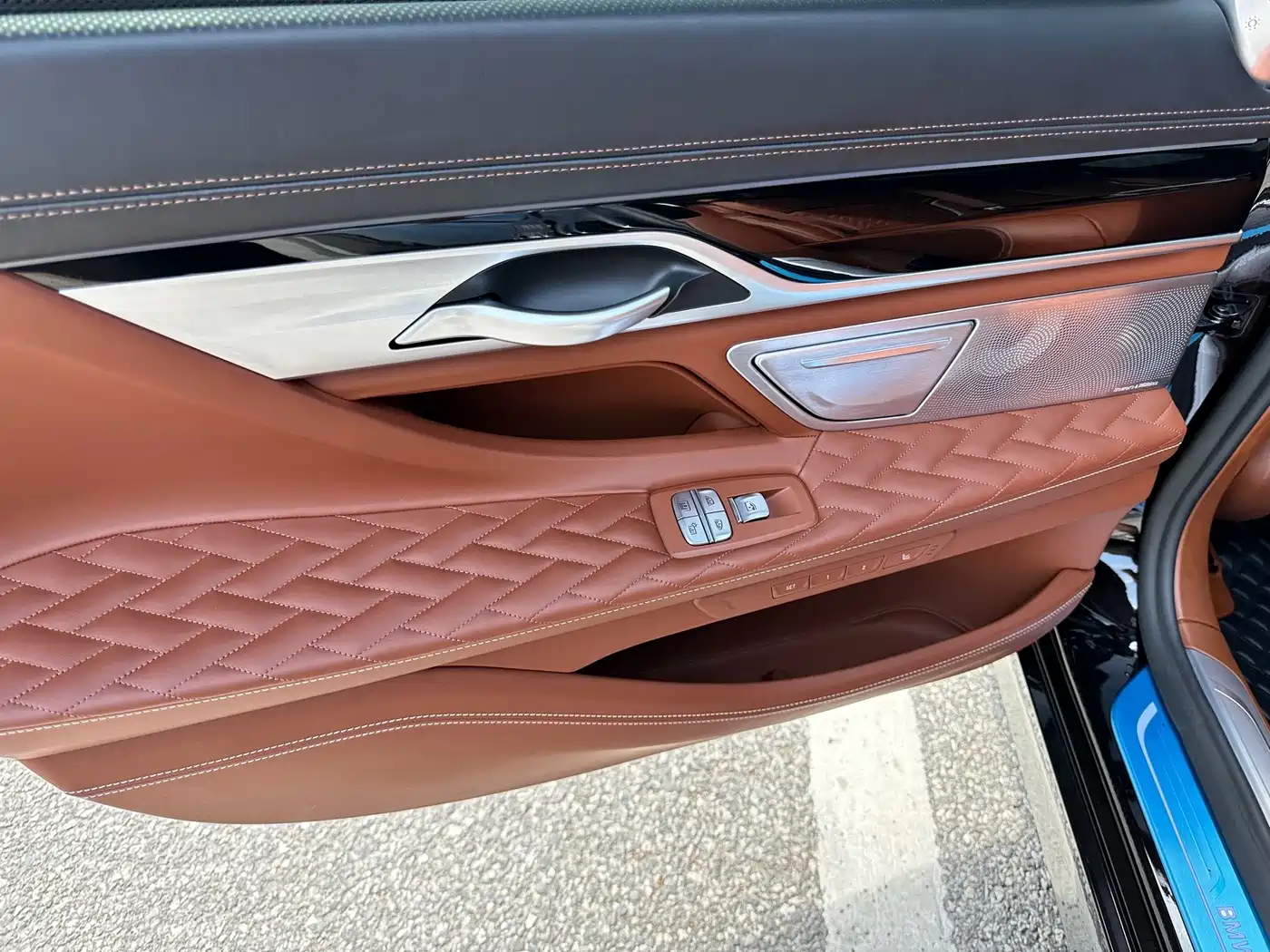 Photo 17 - BMW 7 Series