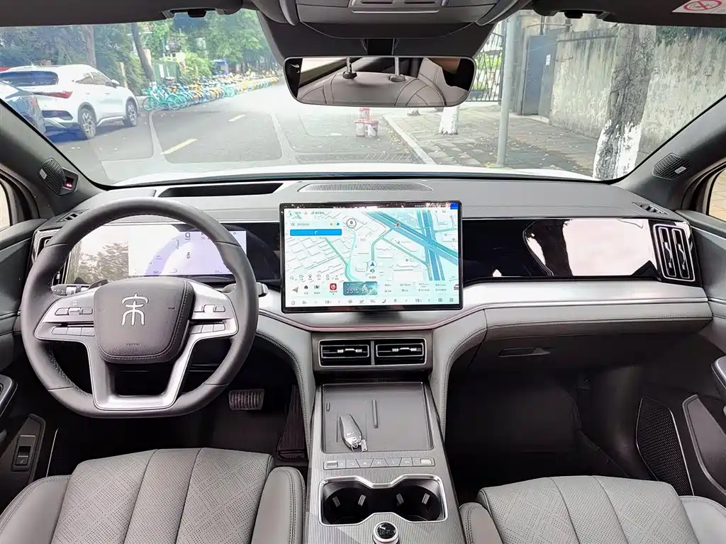 BYD Song L DM-i 2026 200KM Excellence фото 10