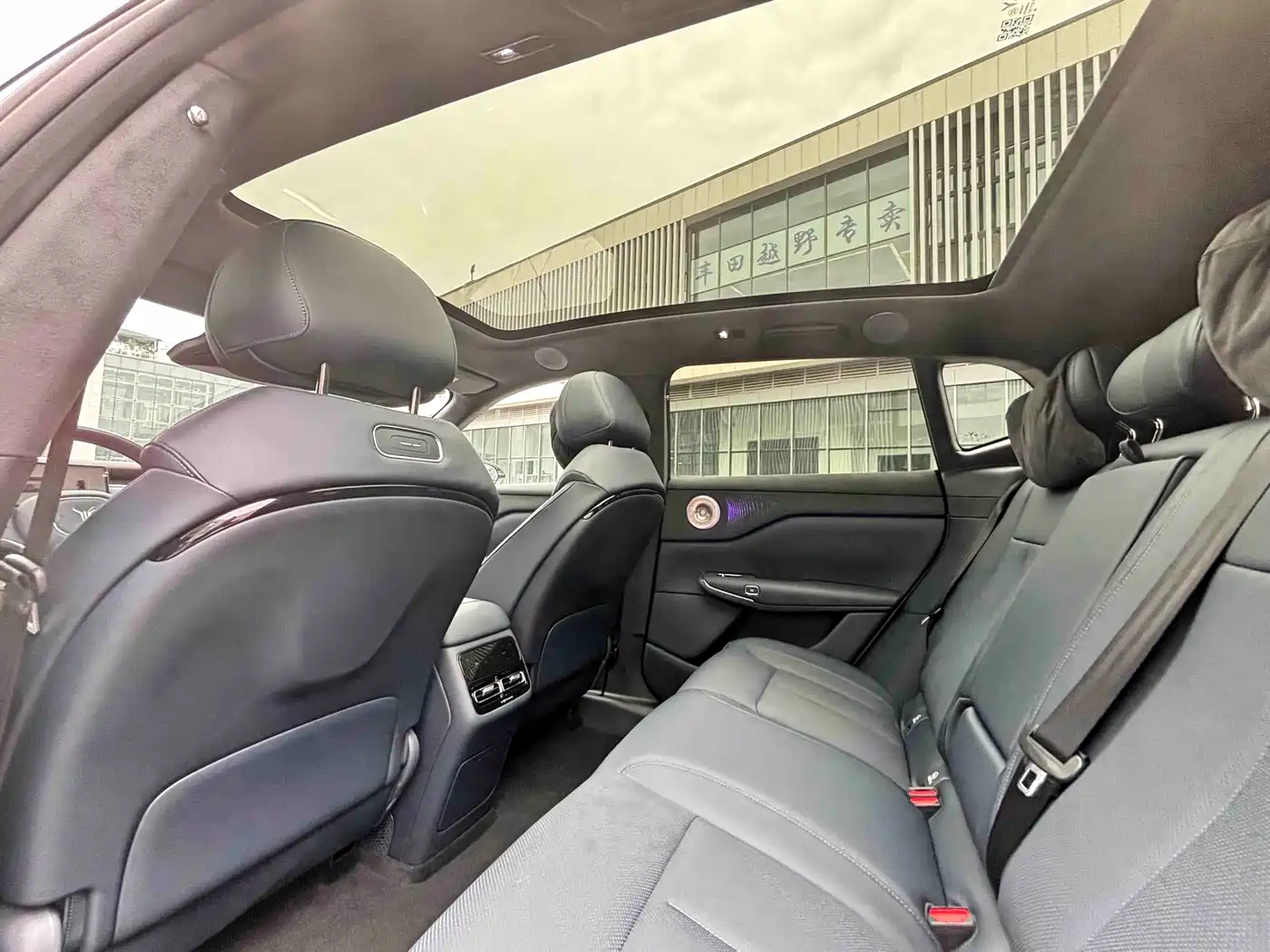 Voyah Auto Voyah Zhiyin 2025 Base фото 24