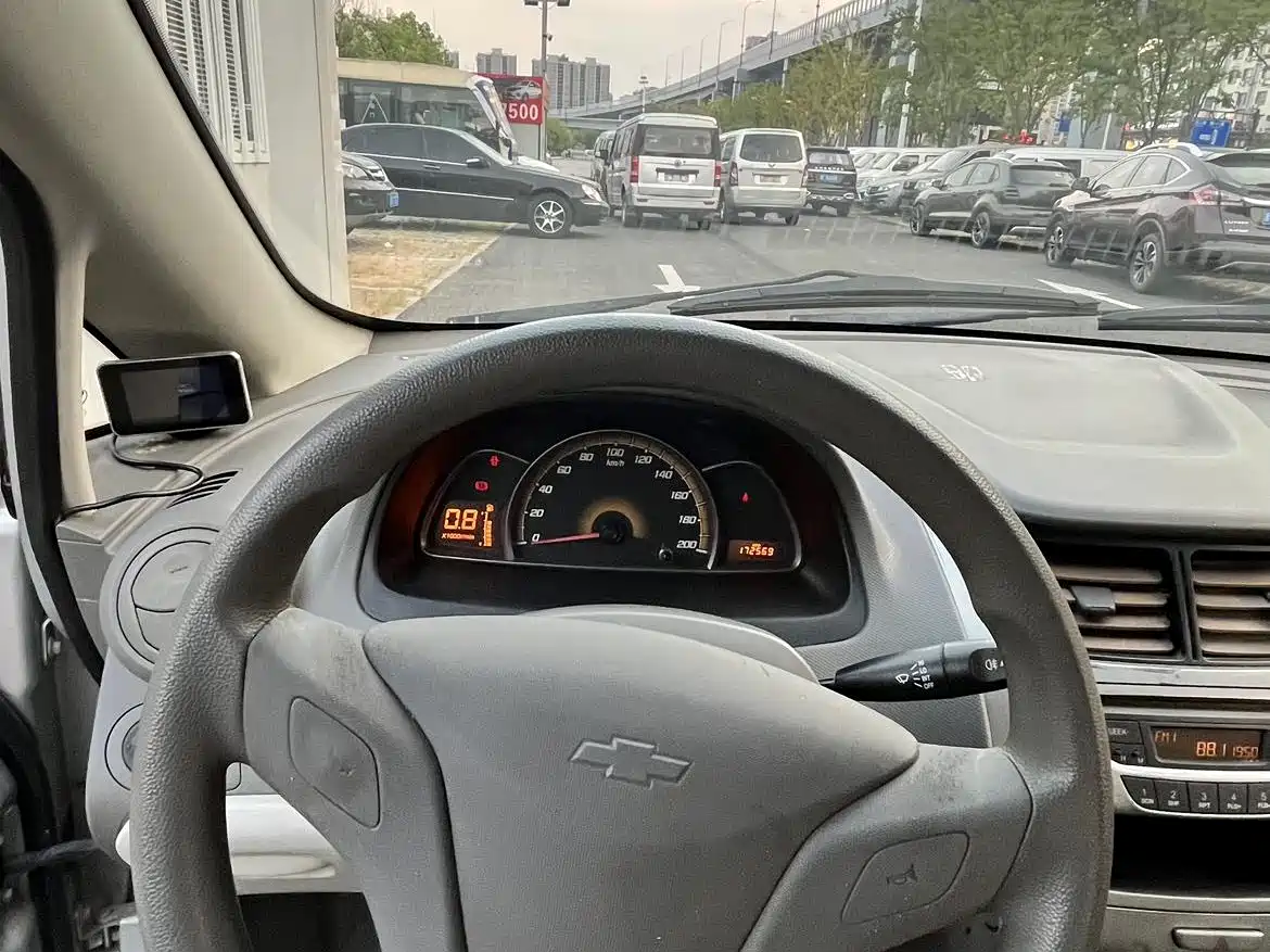 Chevrolet Sail 2013 Sedan 1.4L Manual Ideal Edition фото 13