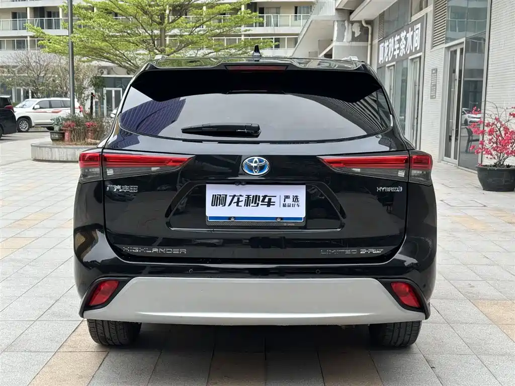 Toyota Highlander 2022 Dual Engine 2.5L 4WD Supreme Edition 7-Seater фото 7