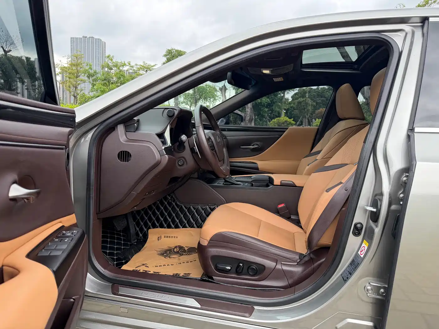 Lexus ES 2018 300h Excellence Edition China V фото 4