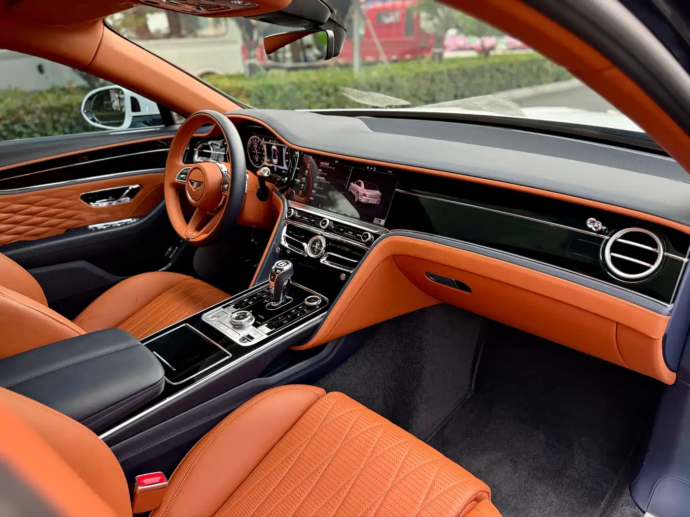 Фото 6 - Bentley Flying Spur Plug-in Hybrid