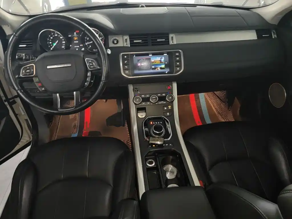 Photo 10 - Land Rover Range Rover Evoque