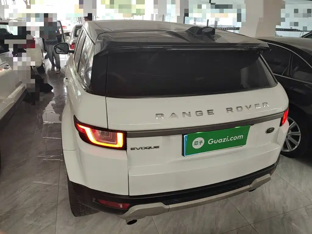 Photo 6 - Land Rover Range Rover Evoque
