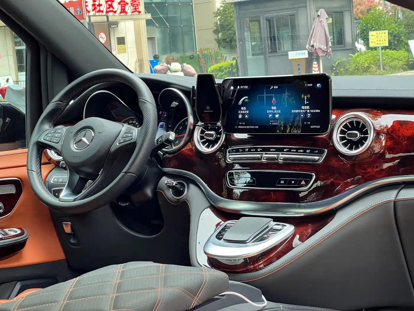 Mercedes-Benz V-Class 2022 V 260 L Long Wheelbase Luxury Edition фото 10