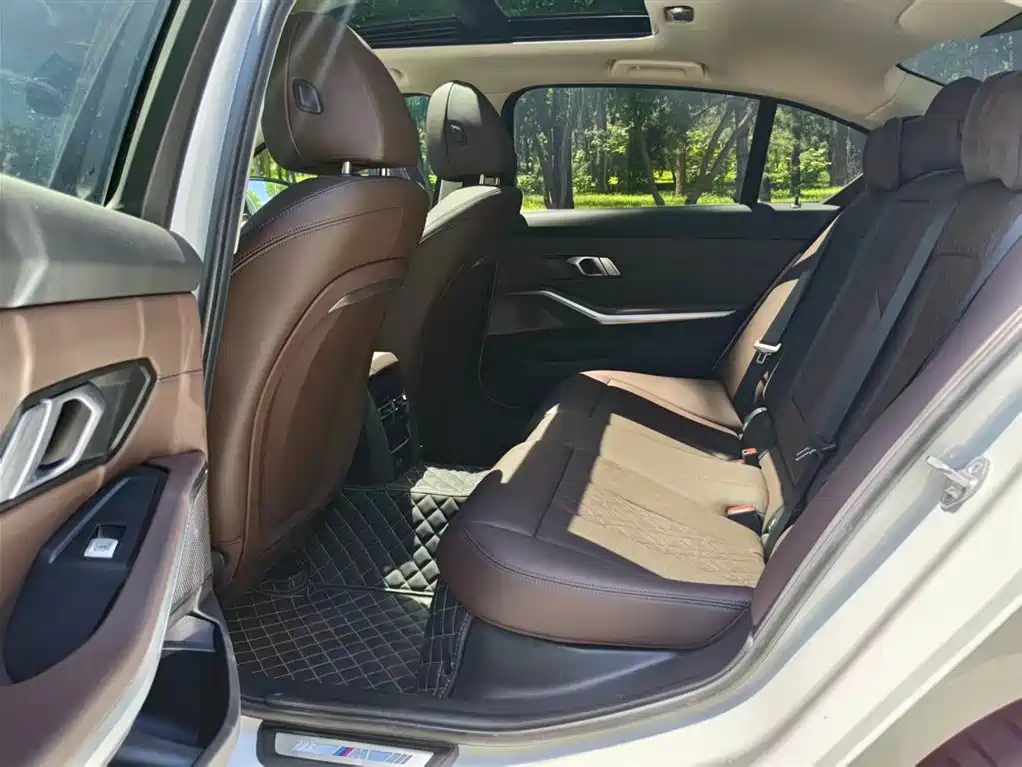 BMW 3 Series 2023 325Li M Sport Package фото 8