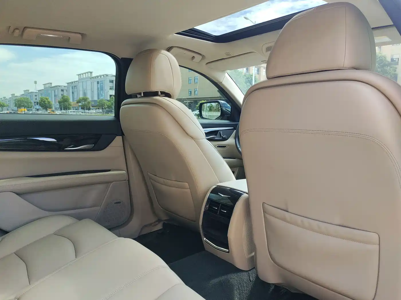 Фото 21 - Cadillac CT6