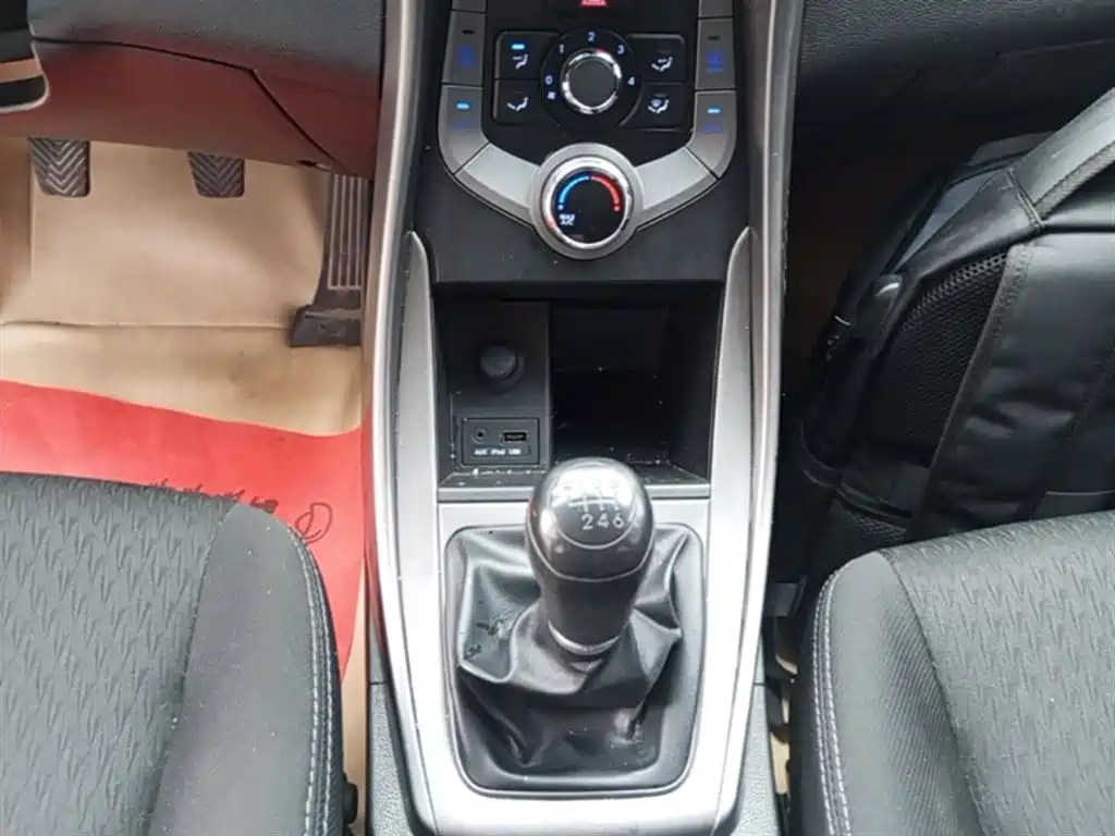 Hyundai Langdong 2012 1.6L Manual Fashion фото 14