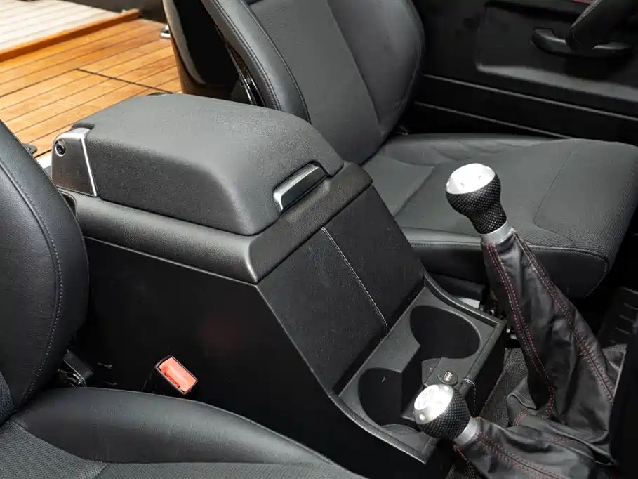 Land Rover Defender фото 19
