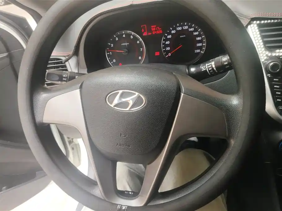 Hyundai Reina 2014 1.4L Manual GLX фото 15