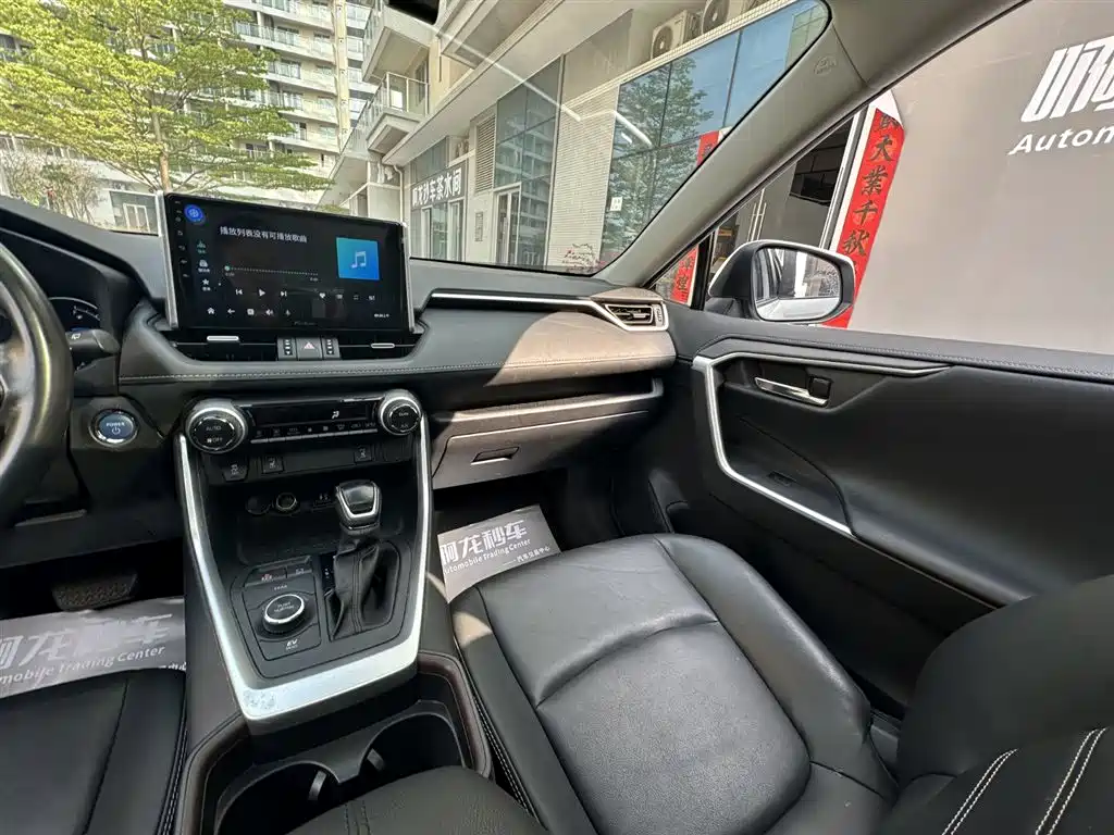 Toyota RAV4 Rongfang 2022 Hybrid 2.5L E-CVT 4WD Elite Plus Edition фото 18