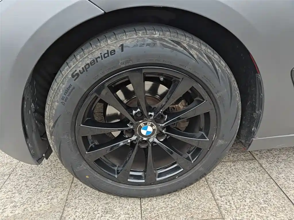 BMW 3 Series GT 2013 Model 320i Leading фото 23