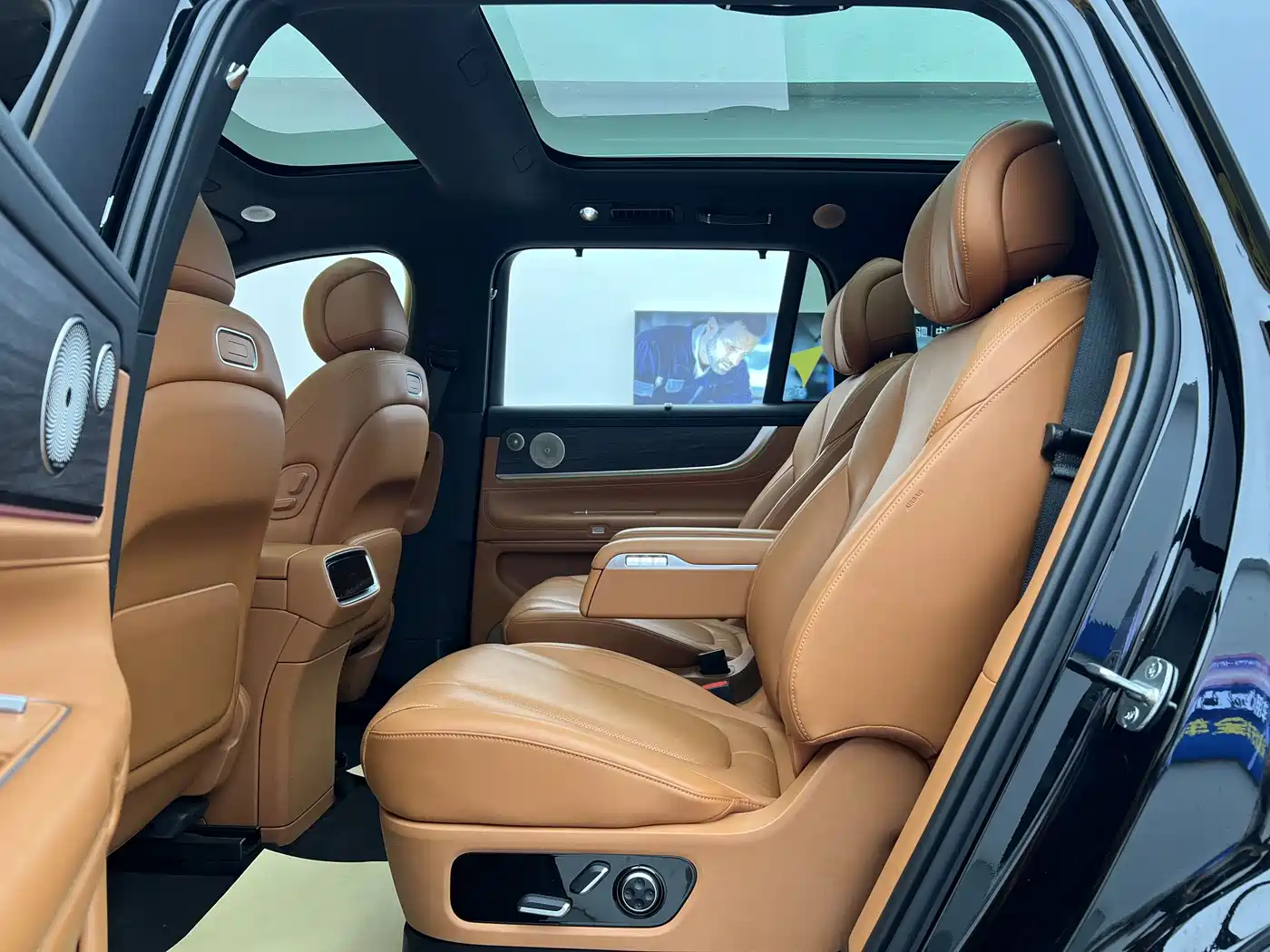AITO Wenjie AITO M9 2024 Range Extender Max Edition 42kWh 6-seater фото 9