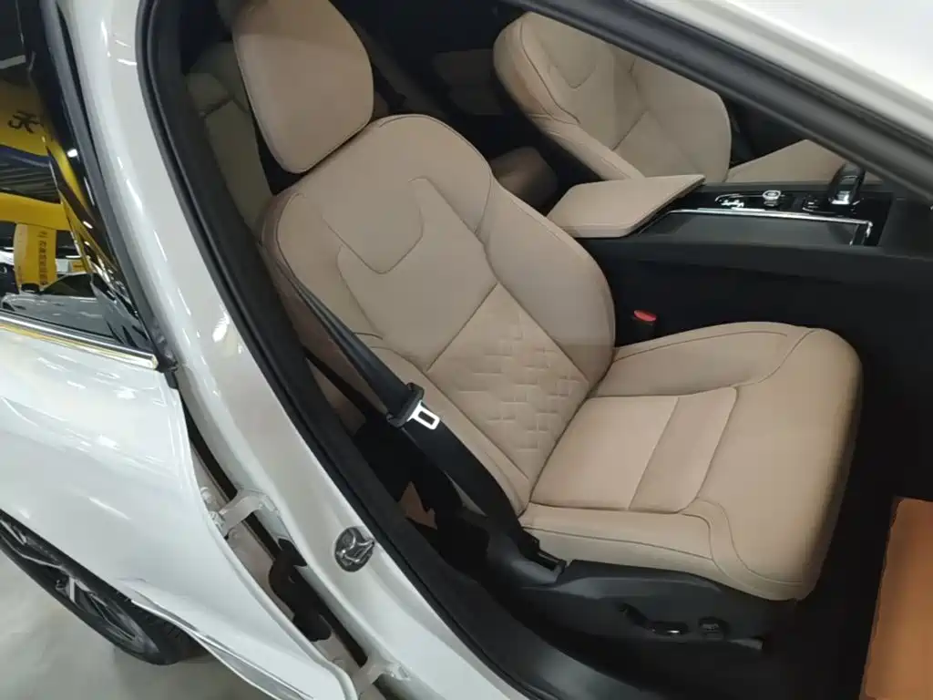 Volvo XC60 2026 2026 Model B5 AWD Smart Elite Luxury