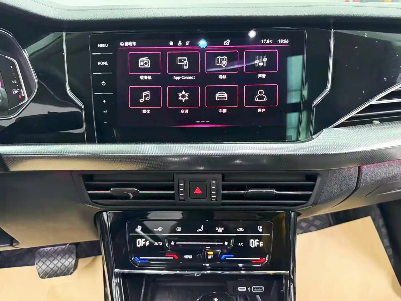 Volkswagen Passat 2023 Facelift 330TSI Starlight Luxury Edition фото 17