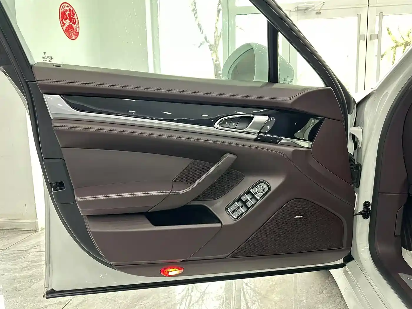 Porsche Panamera 2013 Panamera 4 Platinum Edition 3.6L фото 19