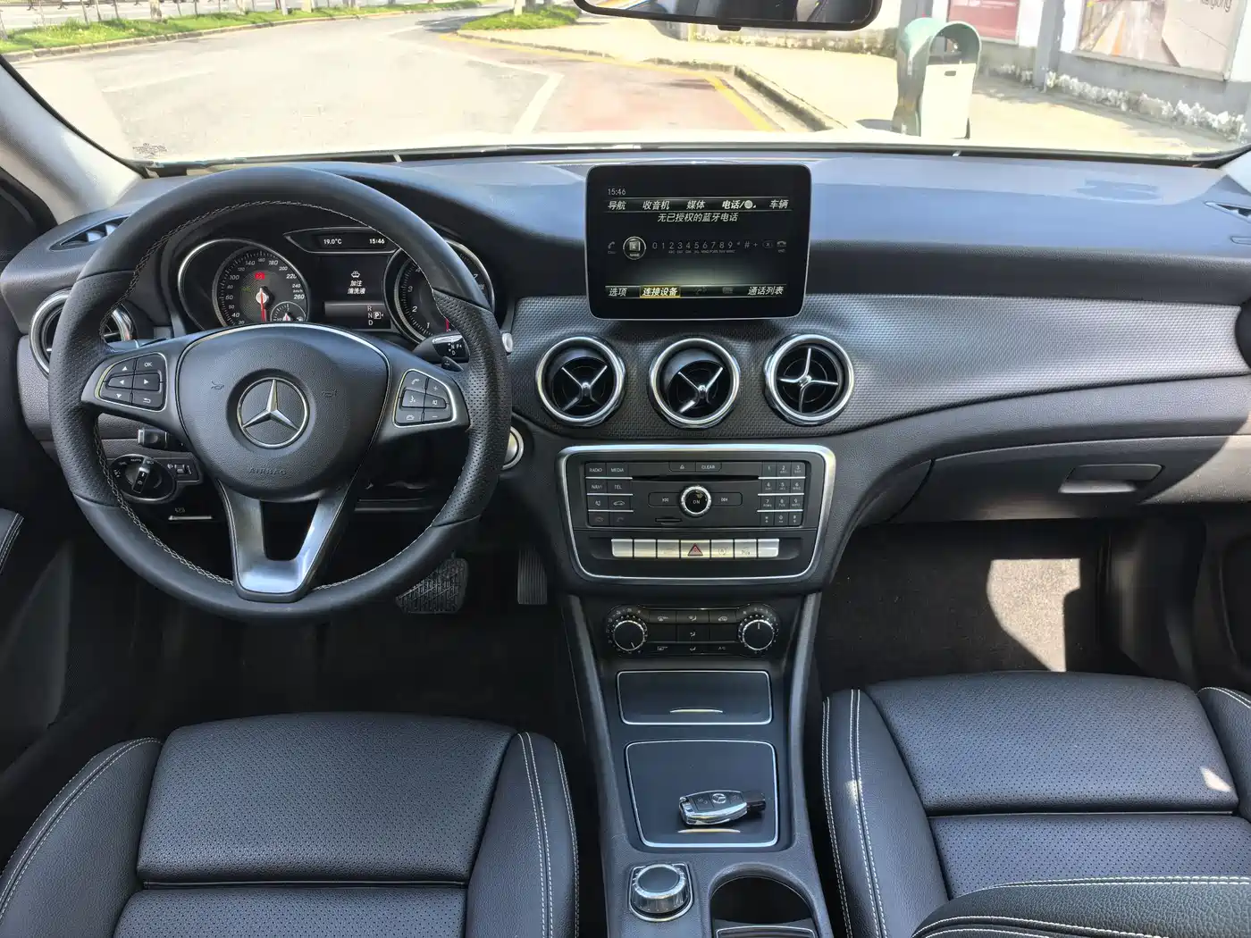 Mercedes-Benz GLA 2018 GLA 200 Dynamic фото 11