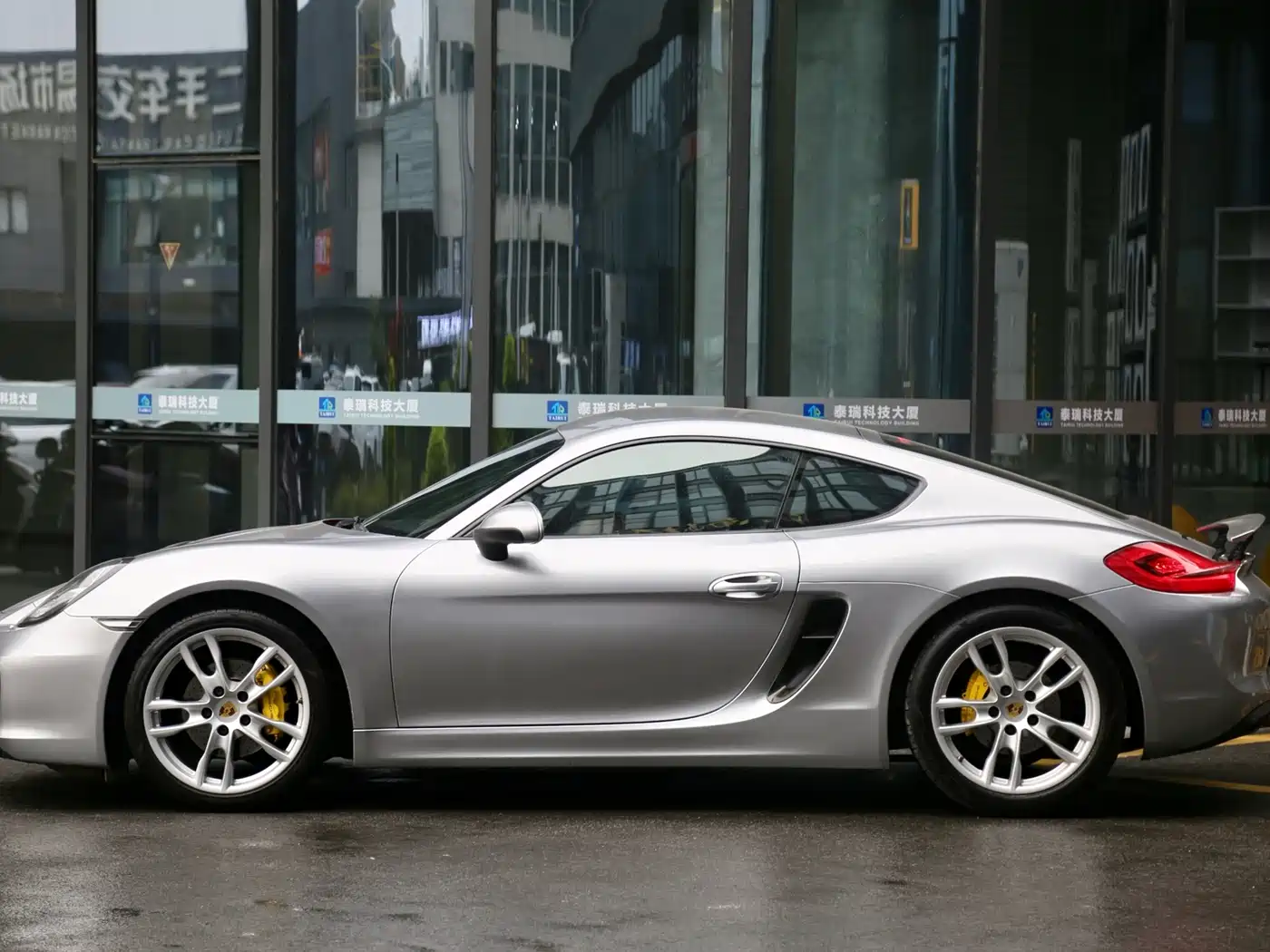 Porsche Cayman 2015 Cayman Style Edition 2.7L фото 2