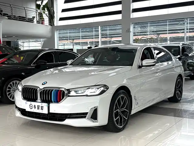 BMW 5 Series 2022 525Li Luxury Package