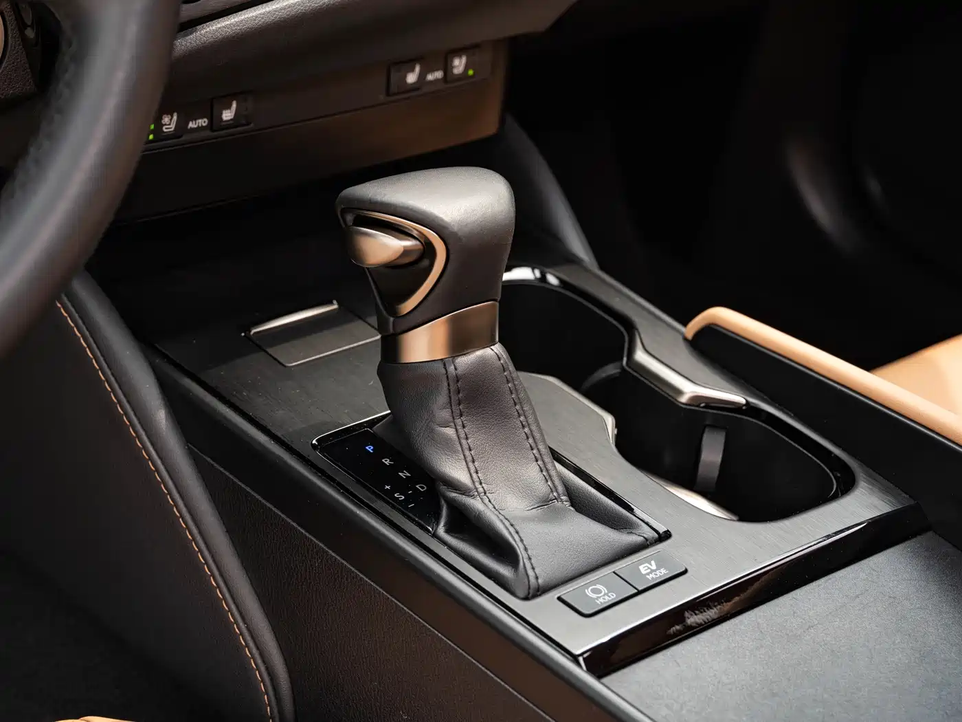 Фото 15 - Lexus ES