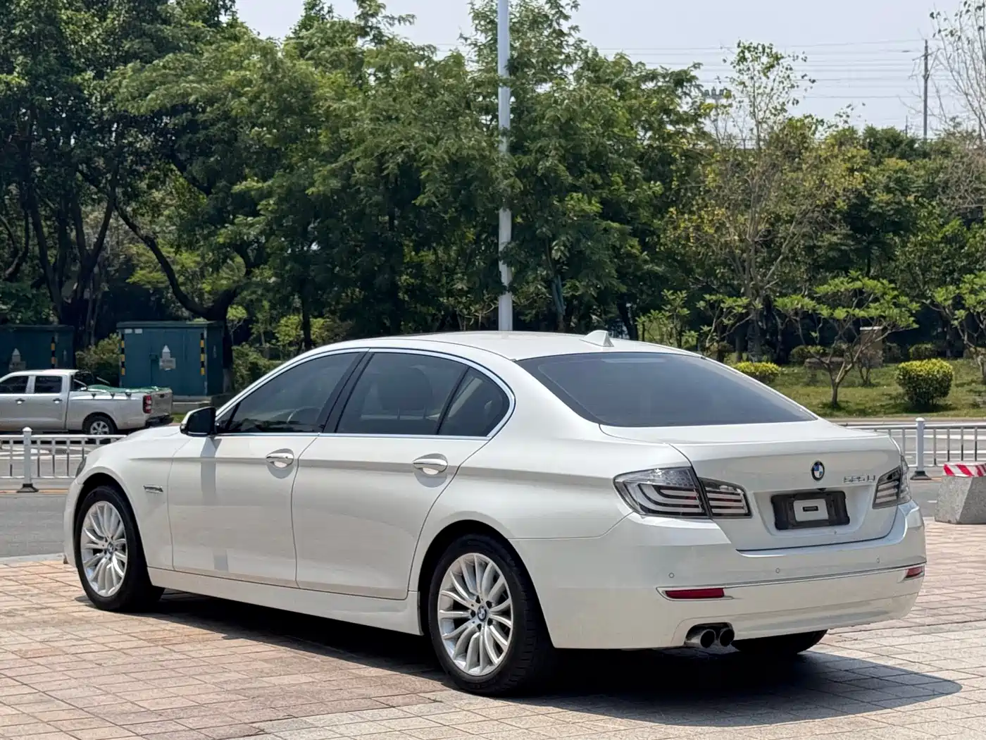 BMW 5 Series 2014 525Li Luxury Design Package фото 4